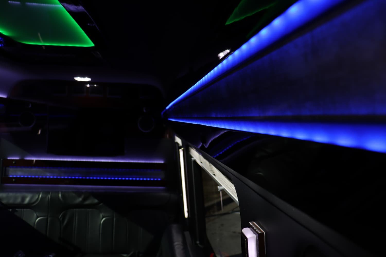 Mercedes Sprinter Limousine - Image 7