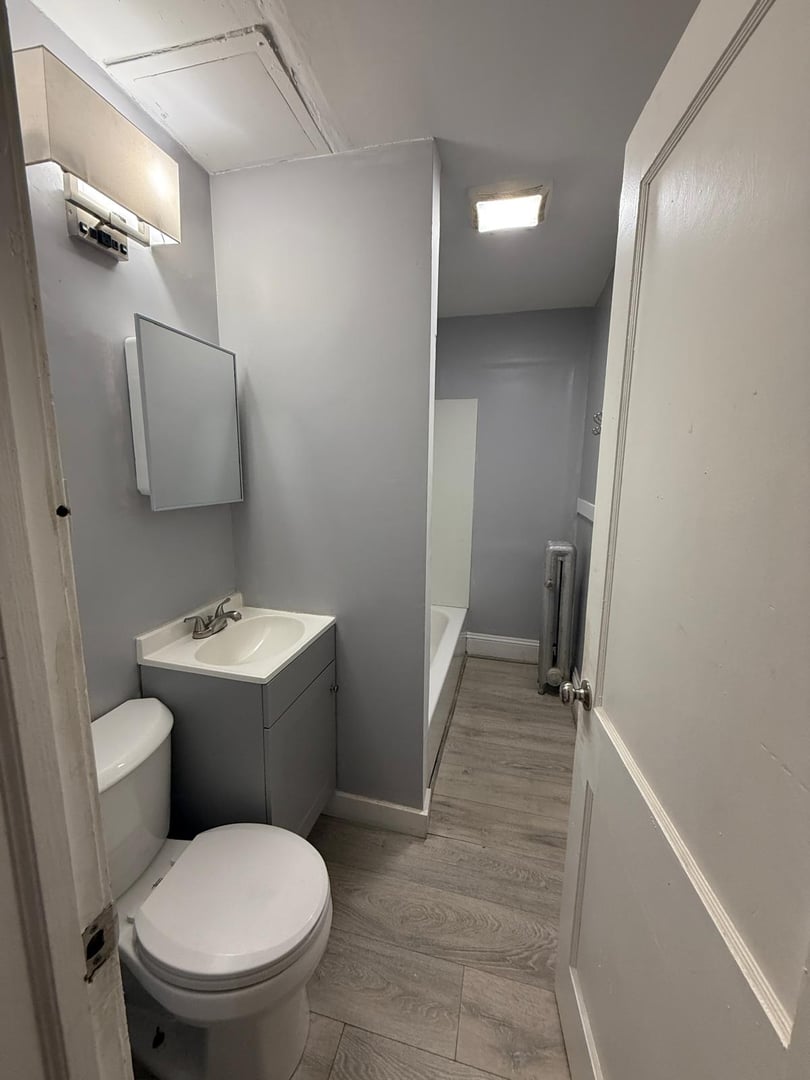 35 Suffolk St - Bedroom