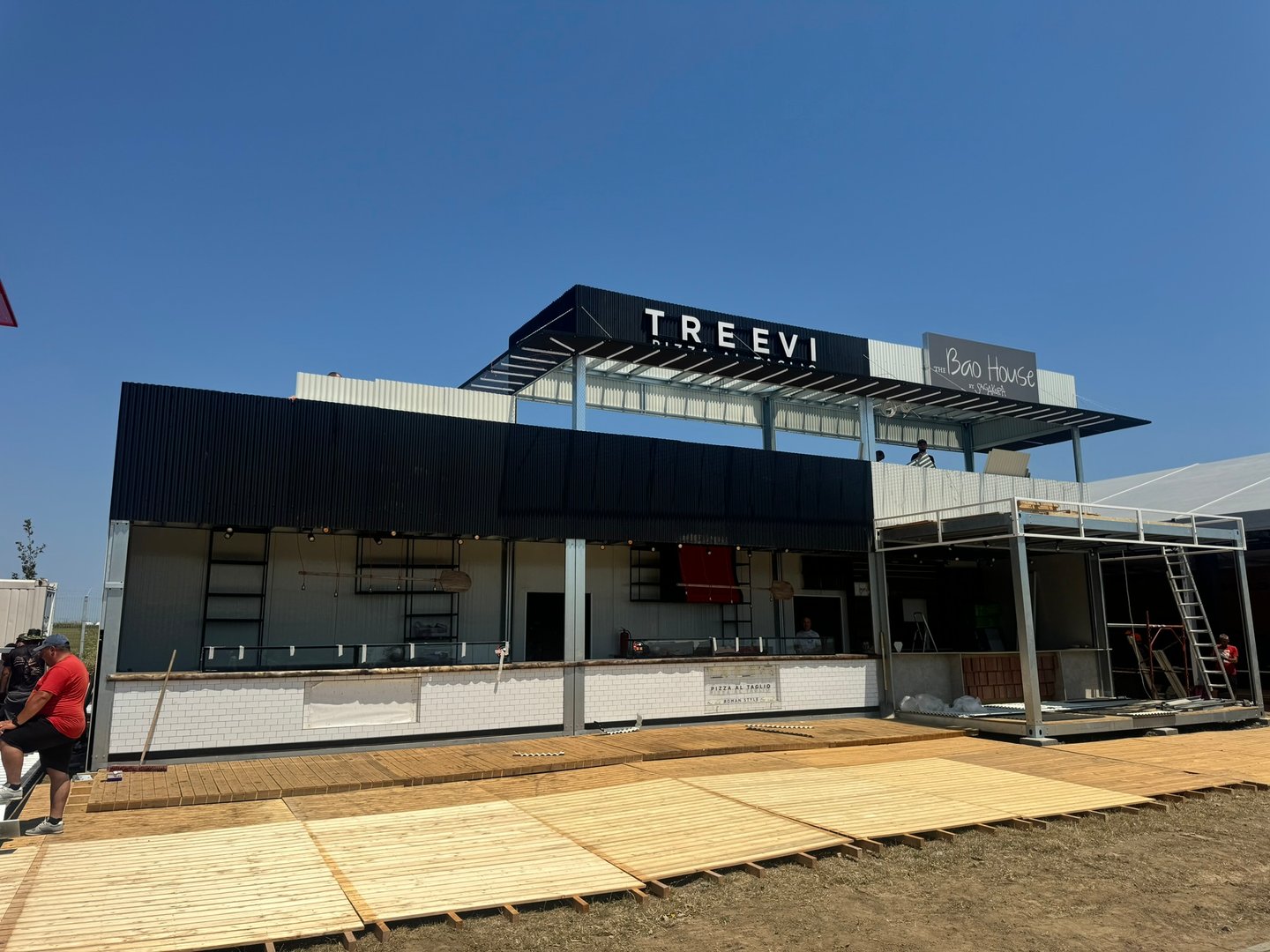 Zona Food Court Beach Please