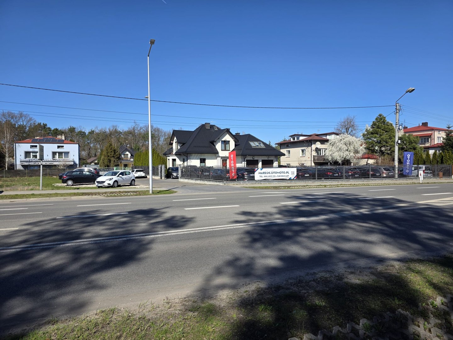 H.M.CARS AUTO-HANDEL - parking z samochodami