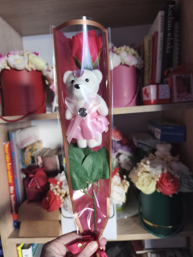 Róże mydlane z misiem