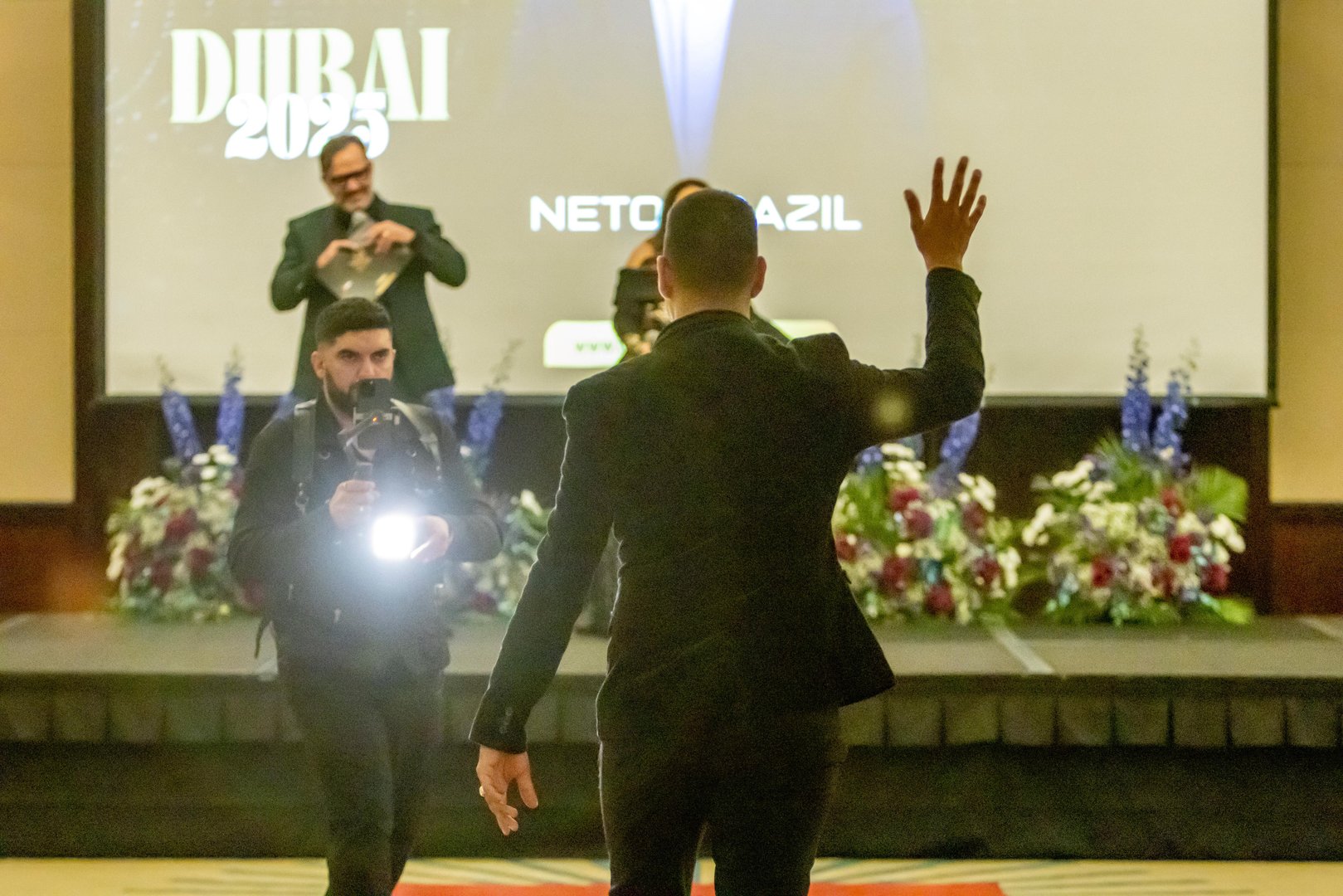 Neto Brazil apresentando