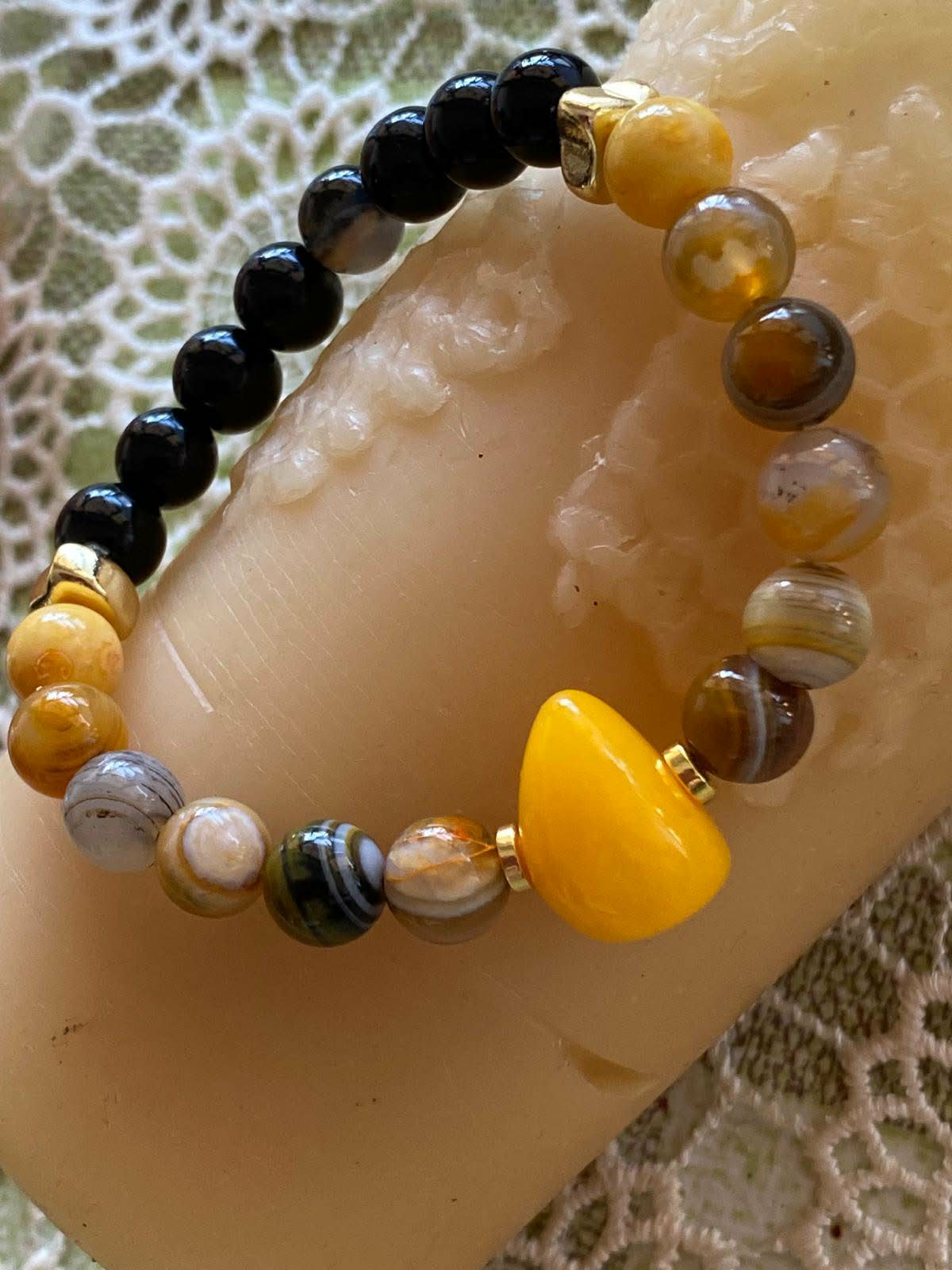 Armbänder - Zarte Verzierungen für die Handgelenke