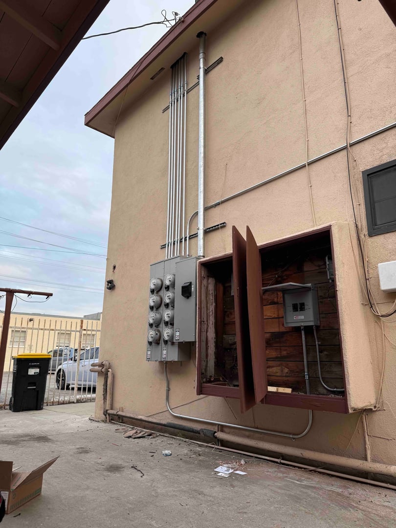 400 Amp Disconnect Service - Image 2