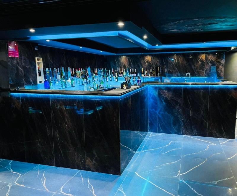 VT Club and Bar Atmosphere