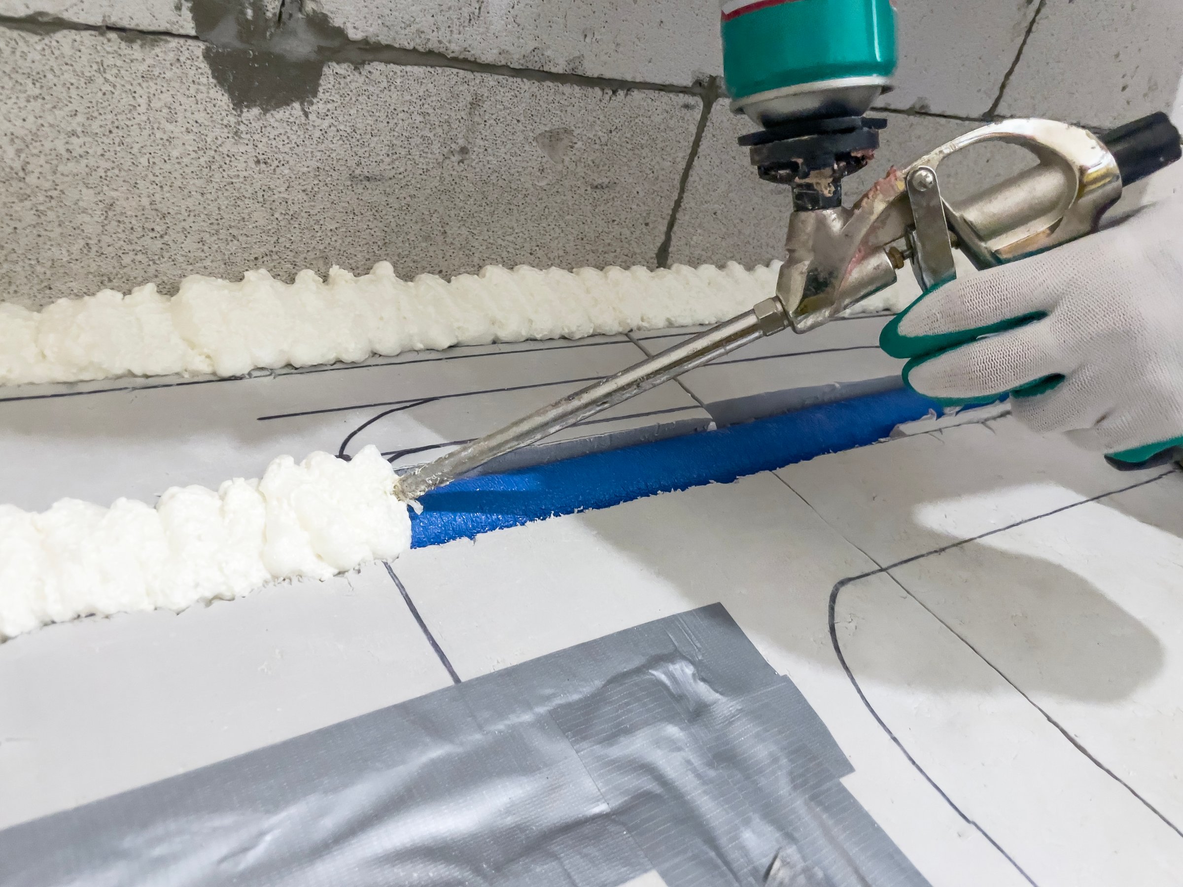 Closed-cell spray foam