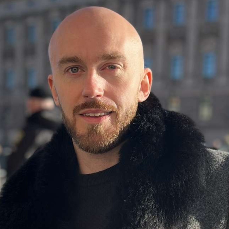 Founder and CEO portrait - Real person behind LeadOutreachAI startup