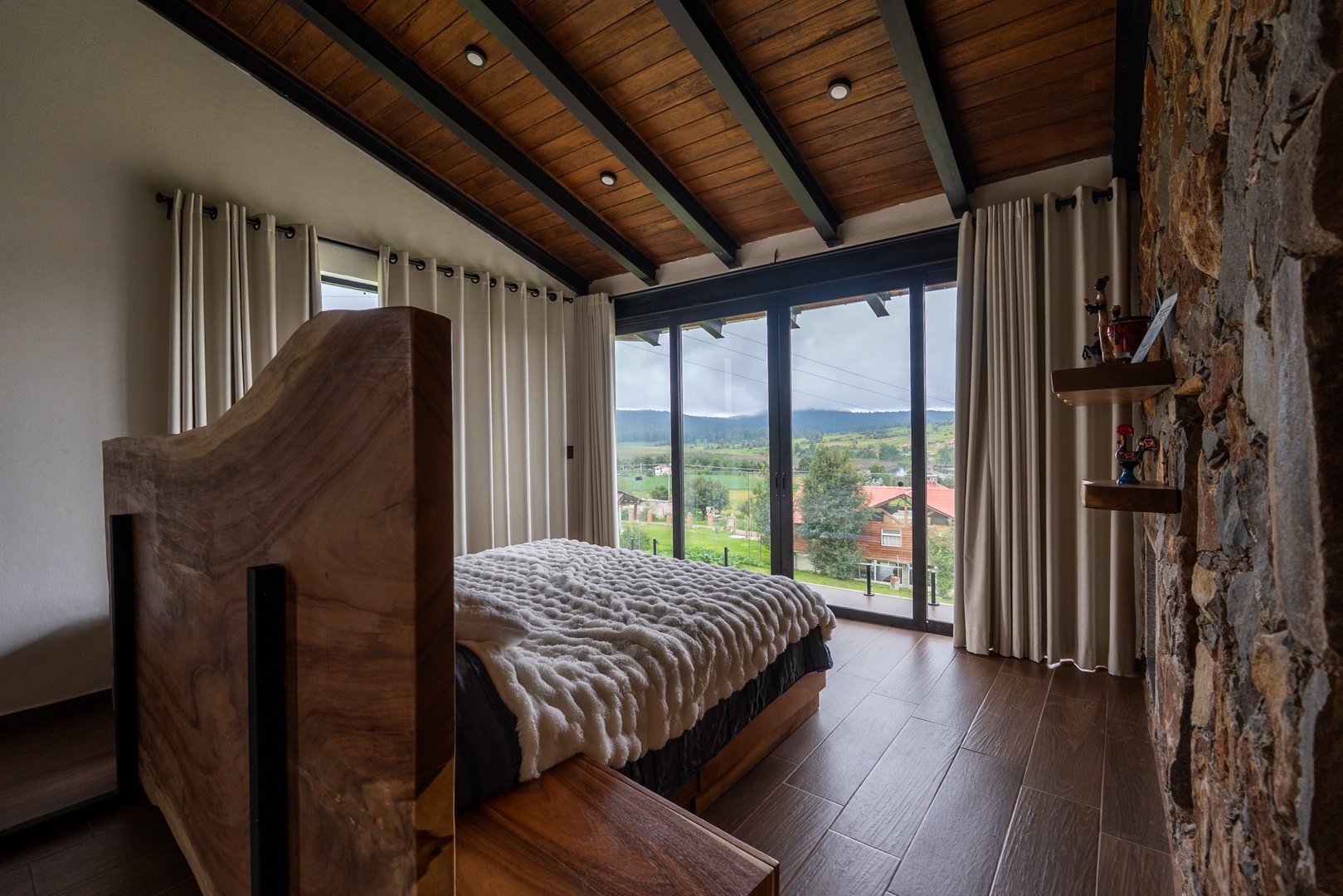 Suite master cabaña renta Tapalpa - Habitación luxury baño privado vistas Sierra Jalisco Ferrería Tula Atemajac Brizuela hospedaje granja