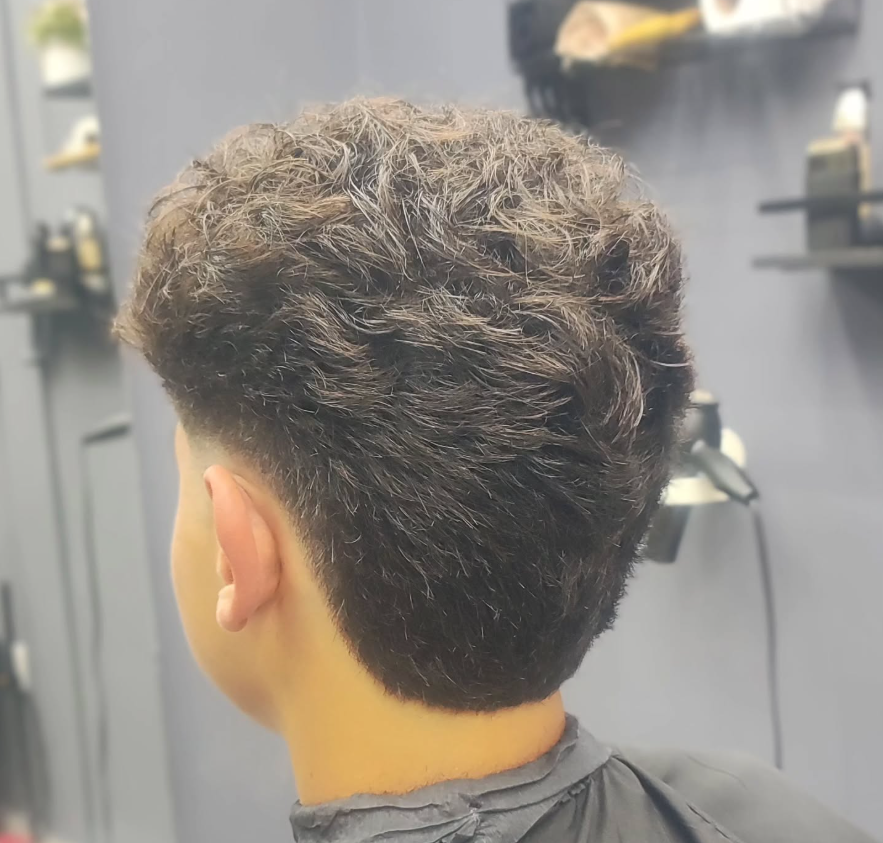 Trabajo profesional de barbería J Craft's - Corte premium