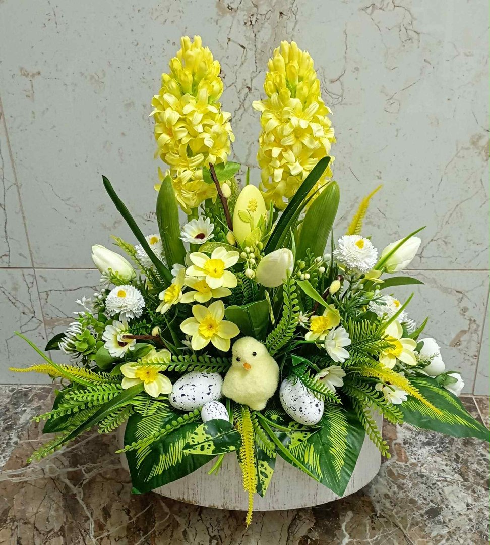 Wielkanocna kompozycja kwiatowa