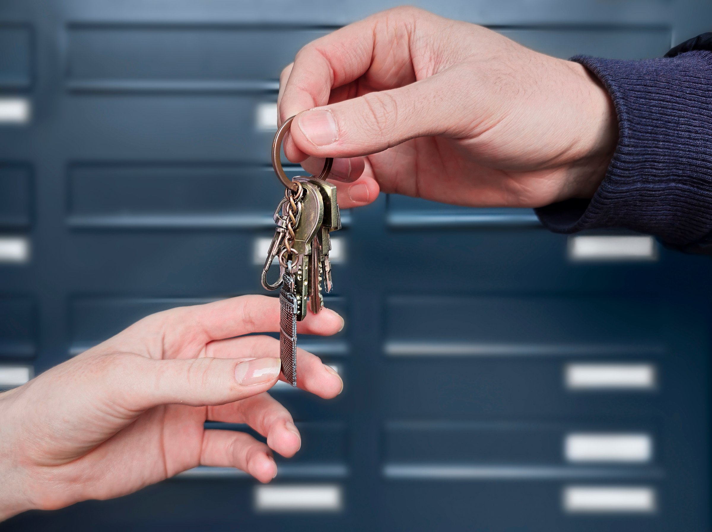 Key Handover in Close-Up