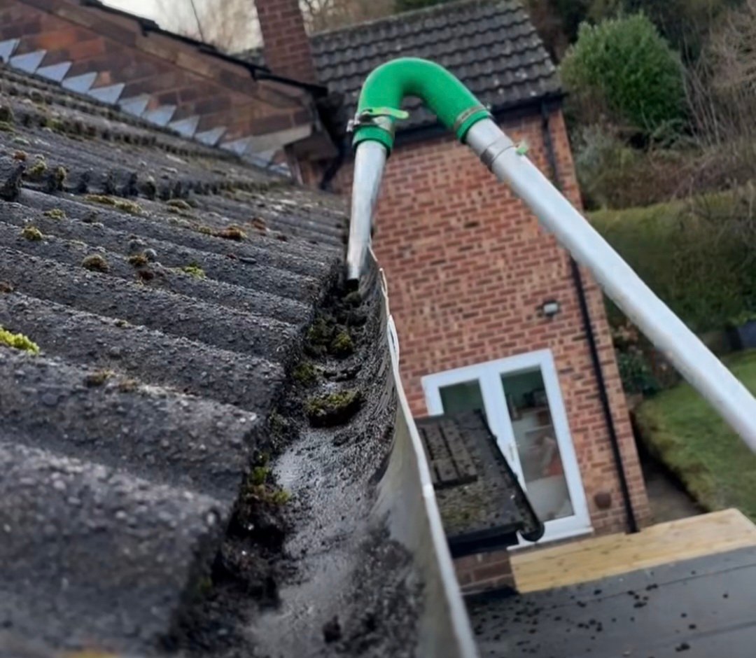 Gutter cleaning service