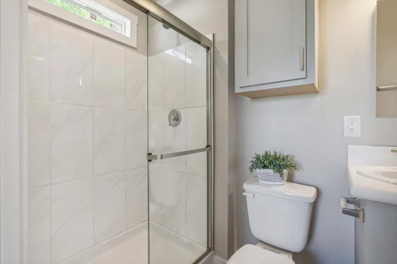 Champion 520MS Bathroom