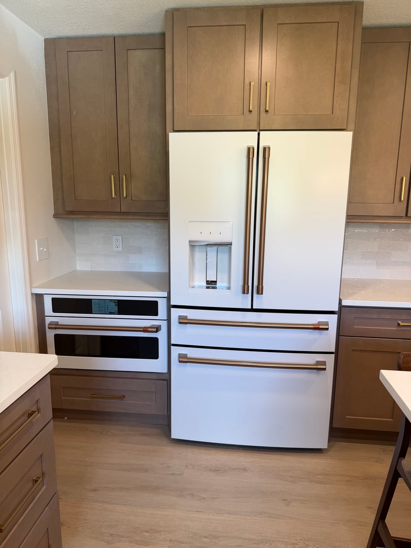 Contemporary kitchen renovation - view 4