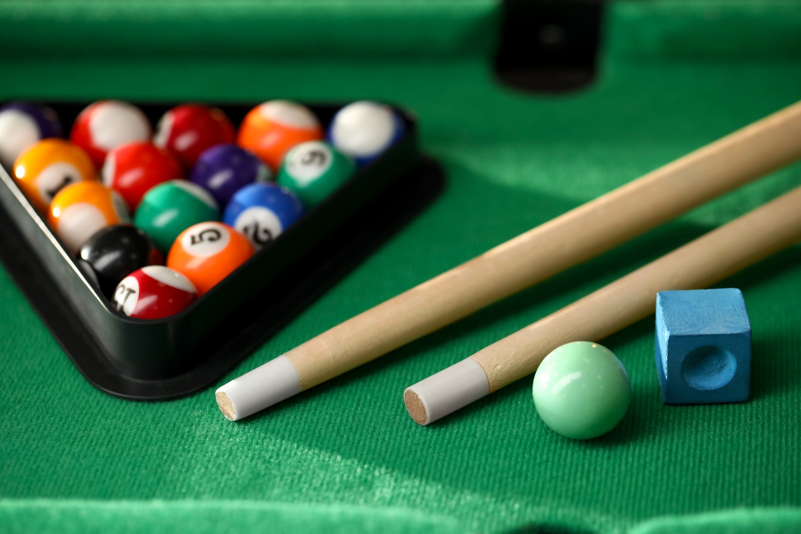 Colorful billiard balls in triangle rack