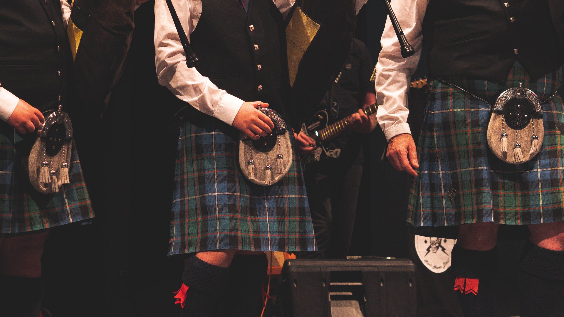 Scottish culture tartan sporran traditional clothing highlanders bagpipes cultural performance