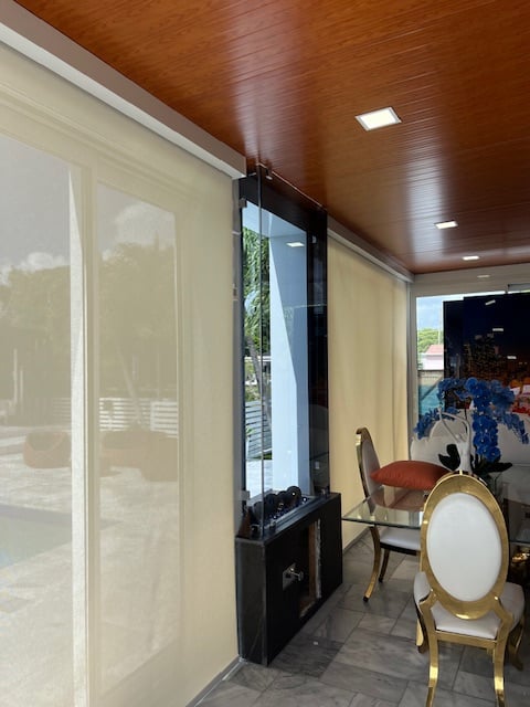 Proyecto de cortinas y persianas personalizadas