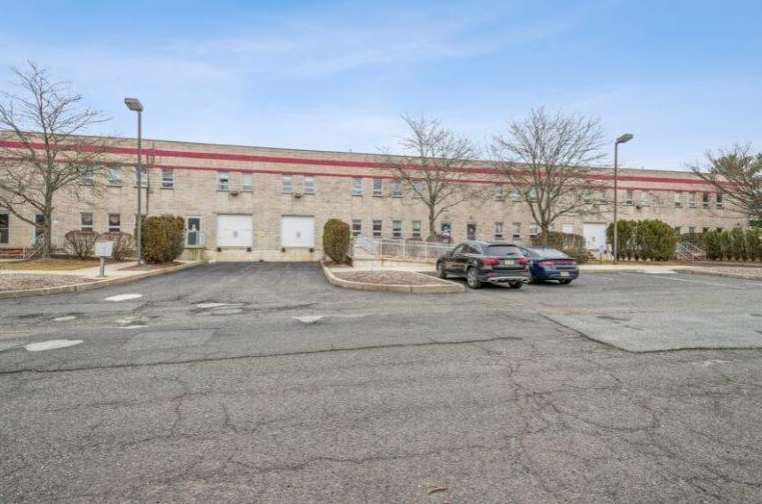 Industrial commerce building