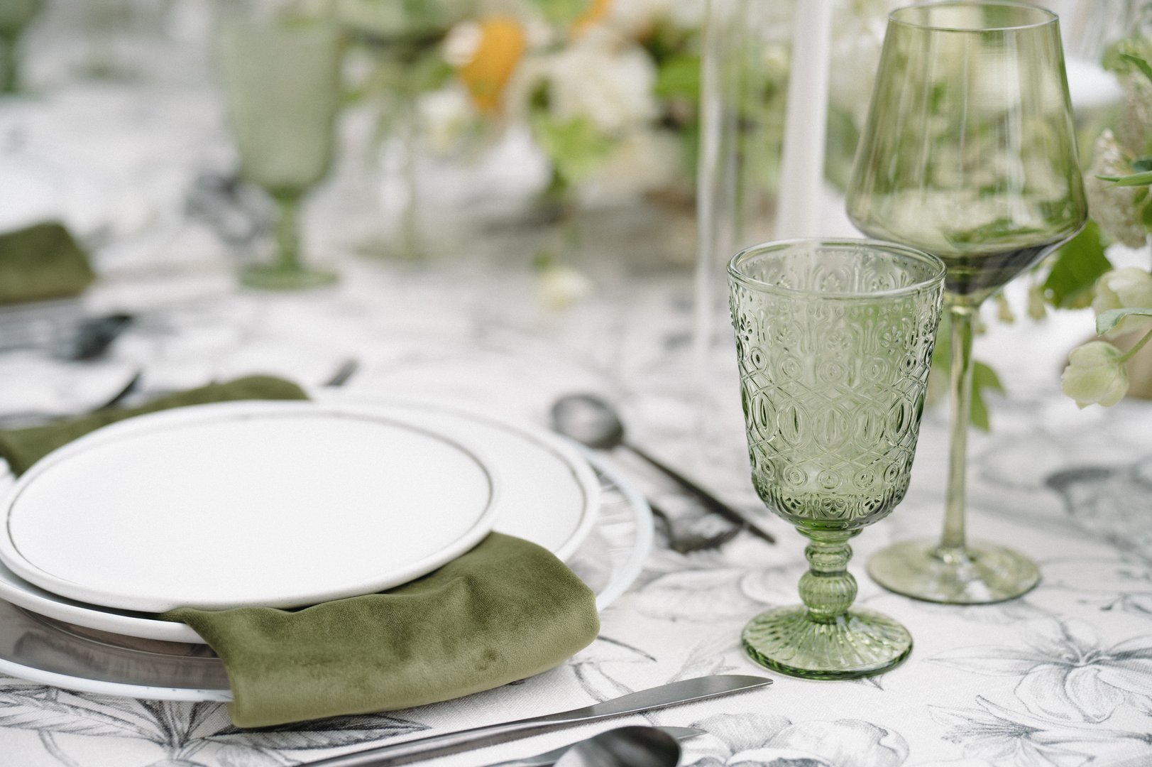 Green and White Wedding Day Reception Tablescape Centerpieces Design in Tomball, Texas, United States