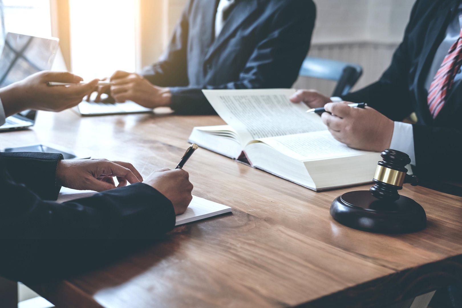 Capacitación y Asesorías Legales