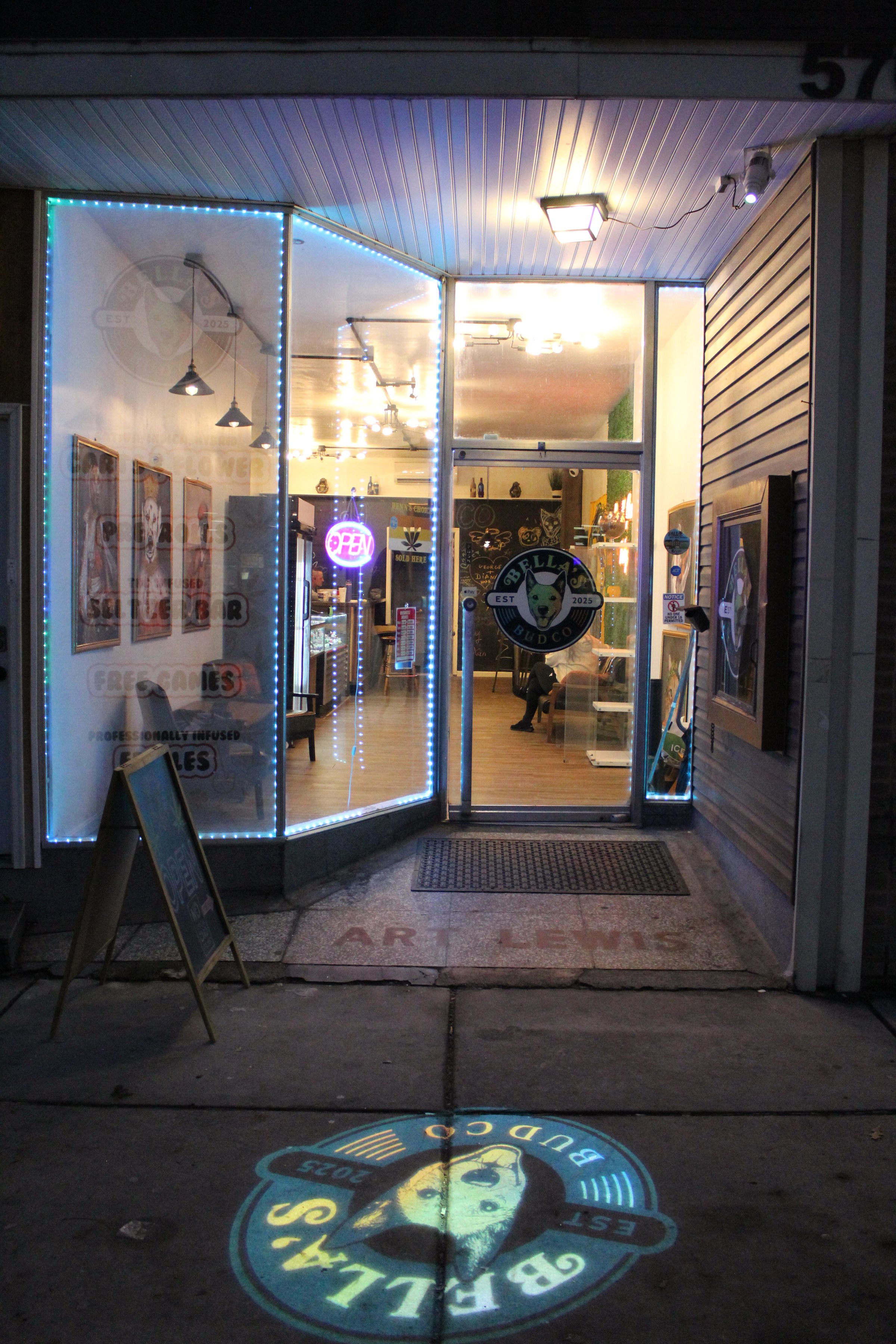 Bella's Bud Co Lounge Experience