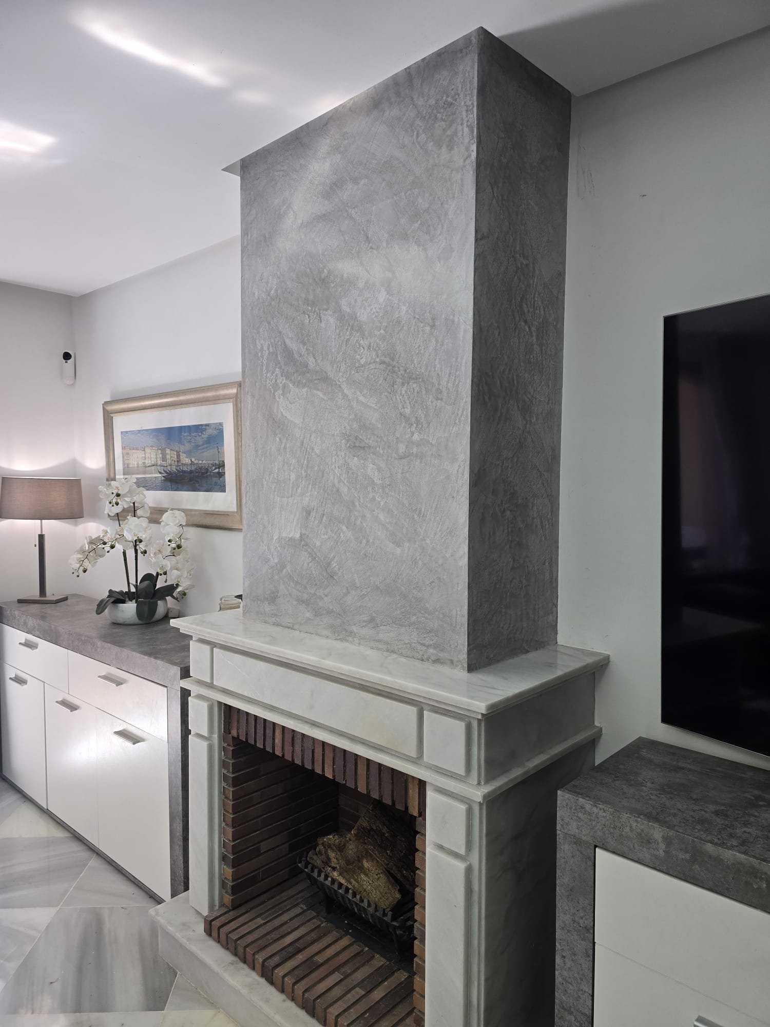 Stone effect plaster finish