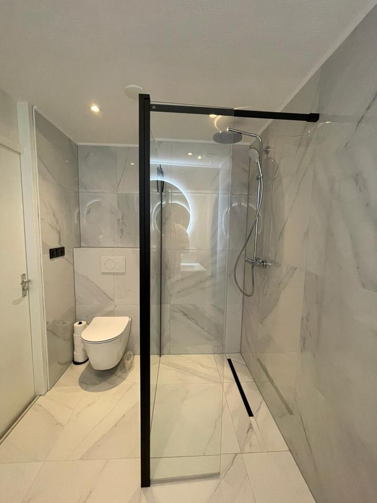 nieuwe badkamer inloopdouche badkamer renovatie oss tns afbouw
