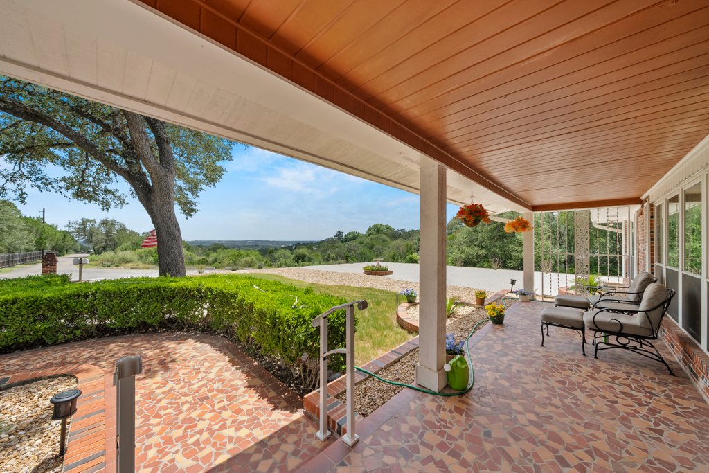 699 Floral Avenue property view