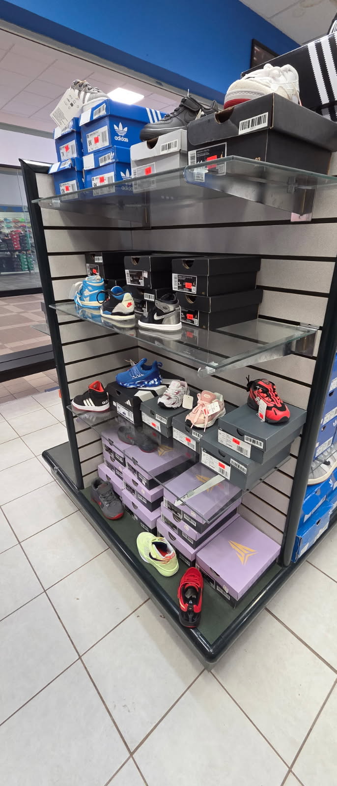 Visit LACES 4 LESS at Berlin Mall