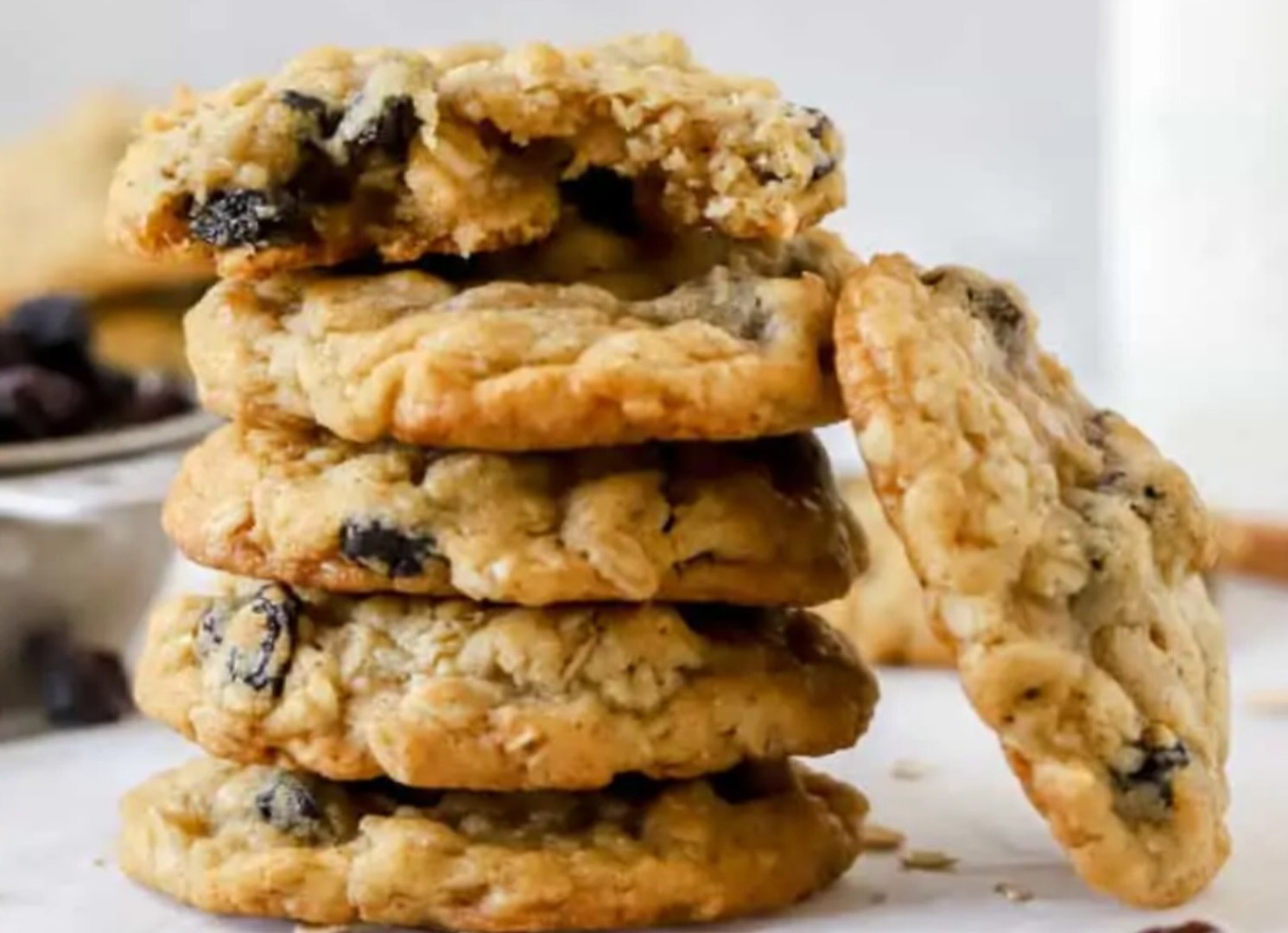 Oatmeal Raisin Smiles Cookie