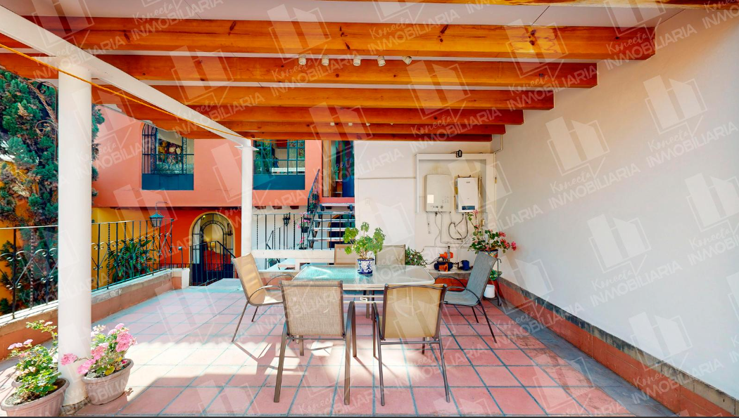 Recámara principal con baño en suite