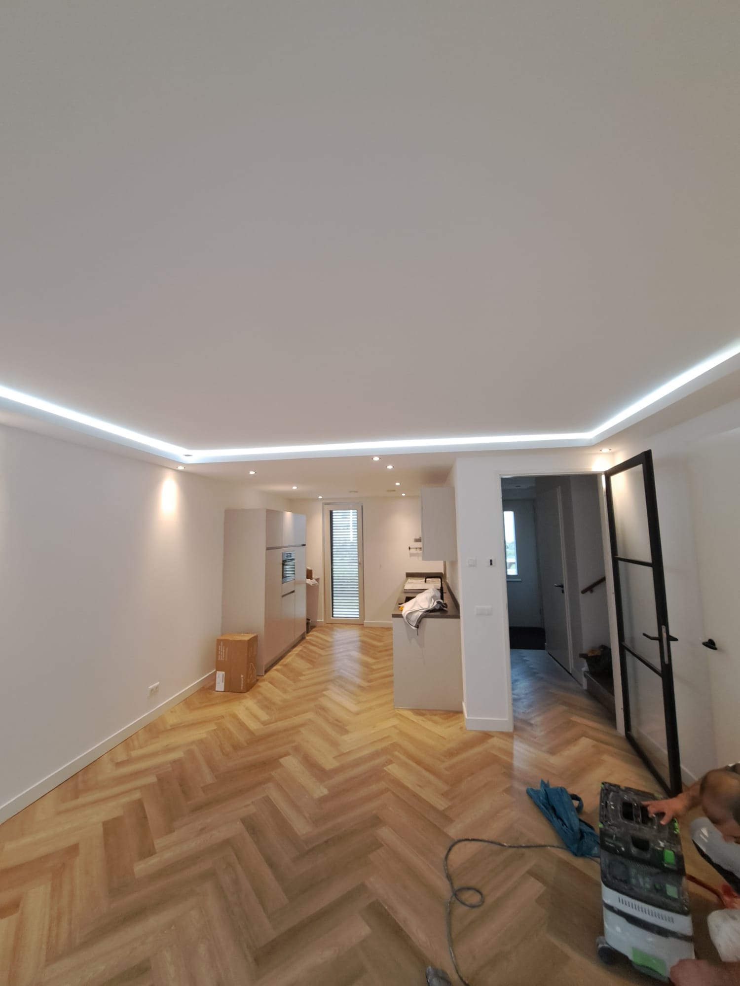 Verlaagd plafond met spots
