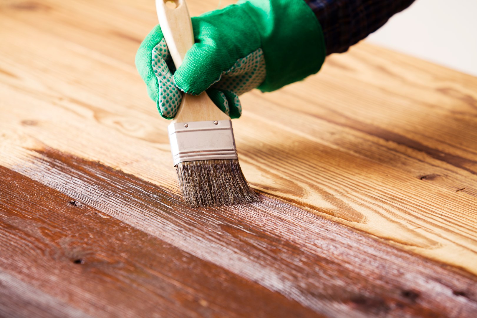 Painting and wood maintenance oil-wax