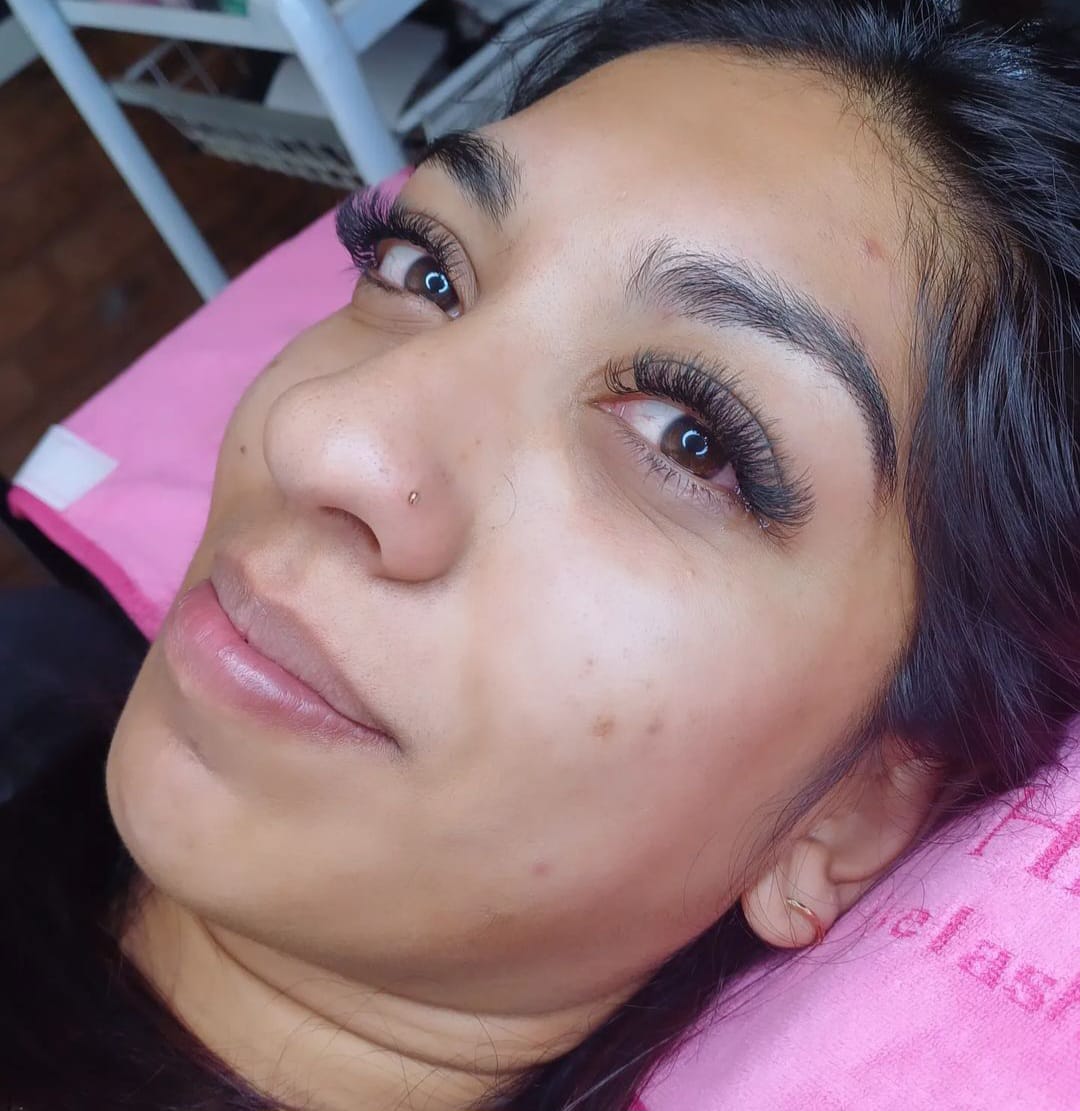 Professional lash styling