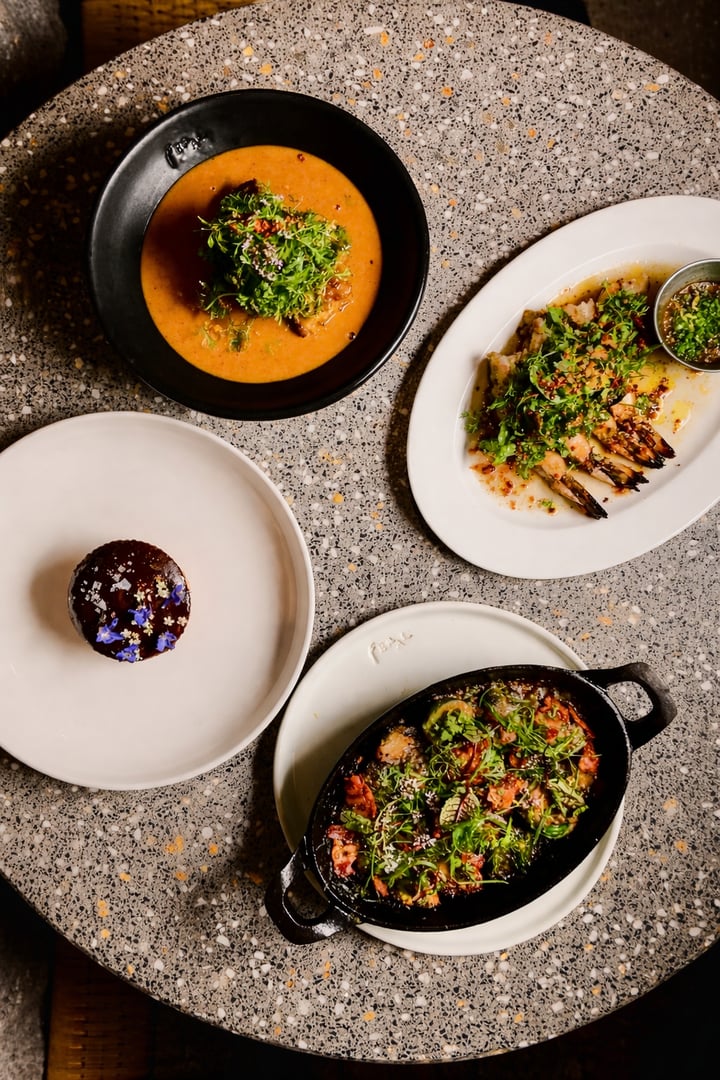 Platos 23 cm y Bowl Triangular