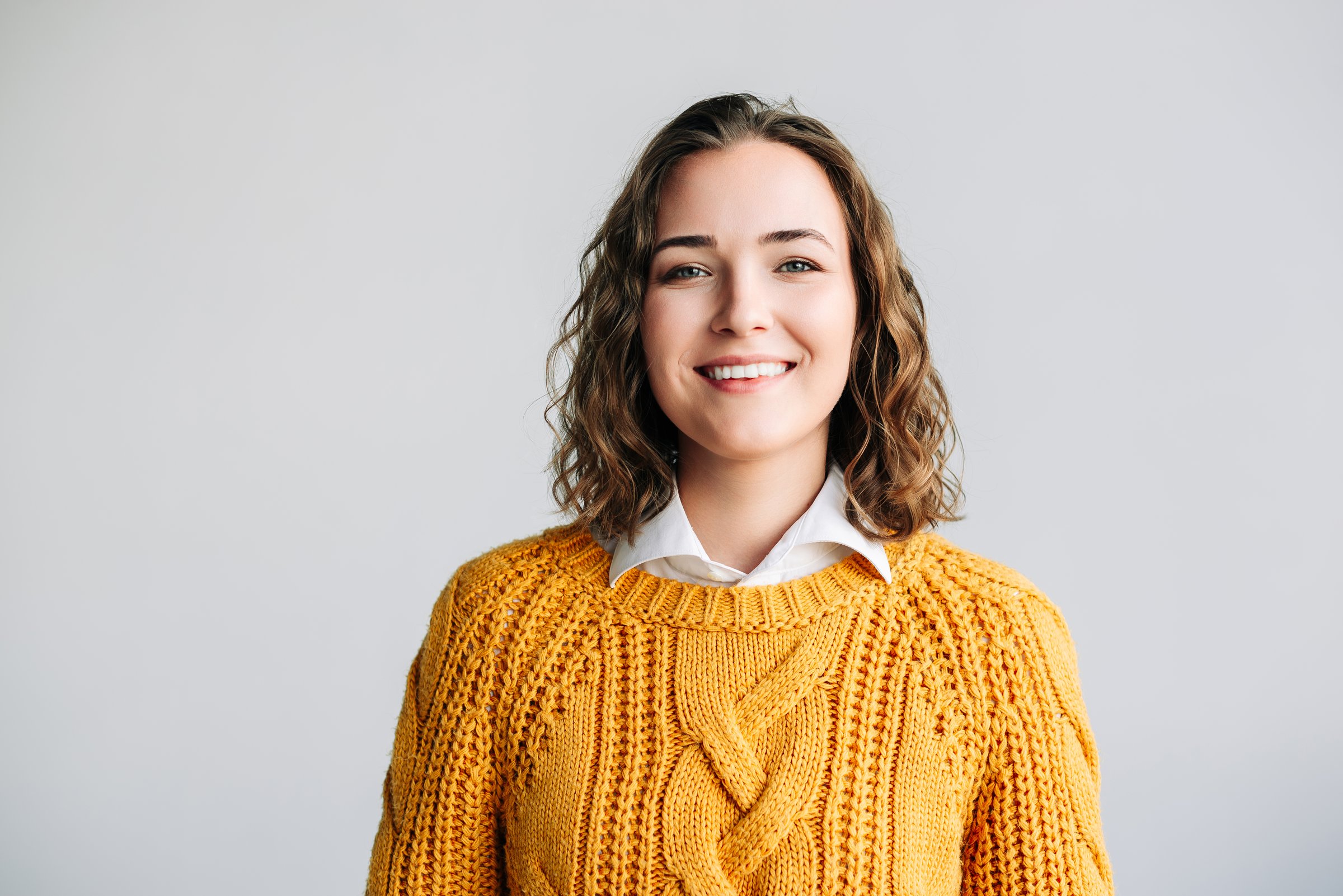 Mujer profesional joven sonriente