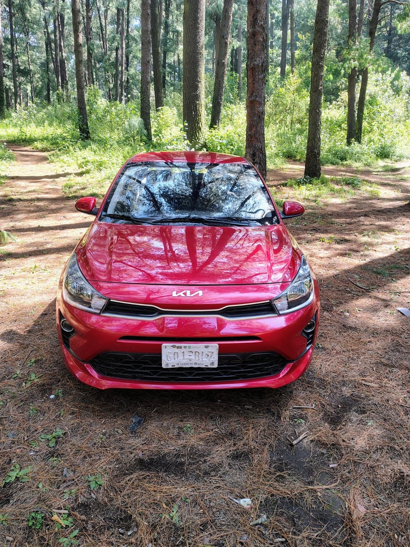 Dodge Attitude Económico