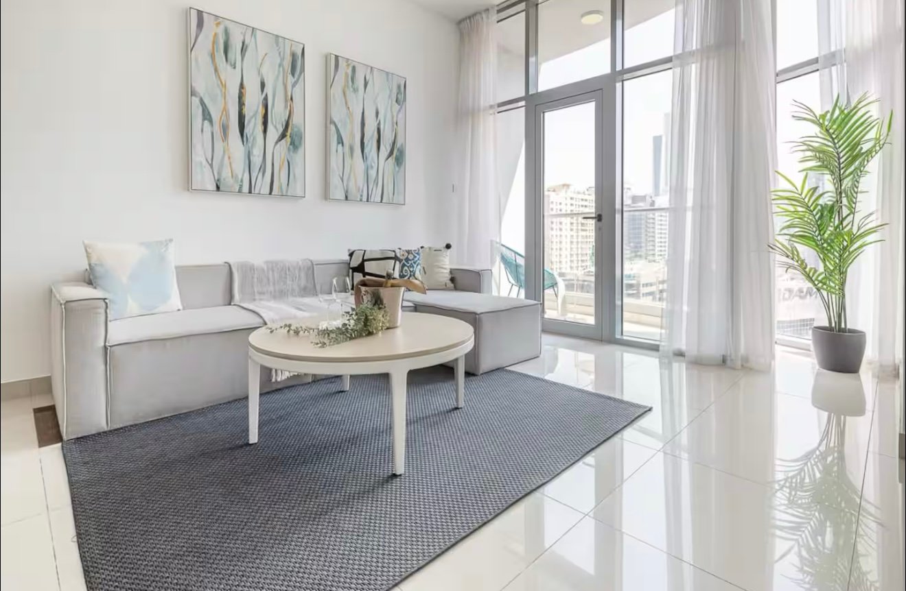 Port's Apartments dining area