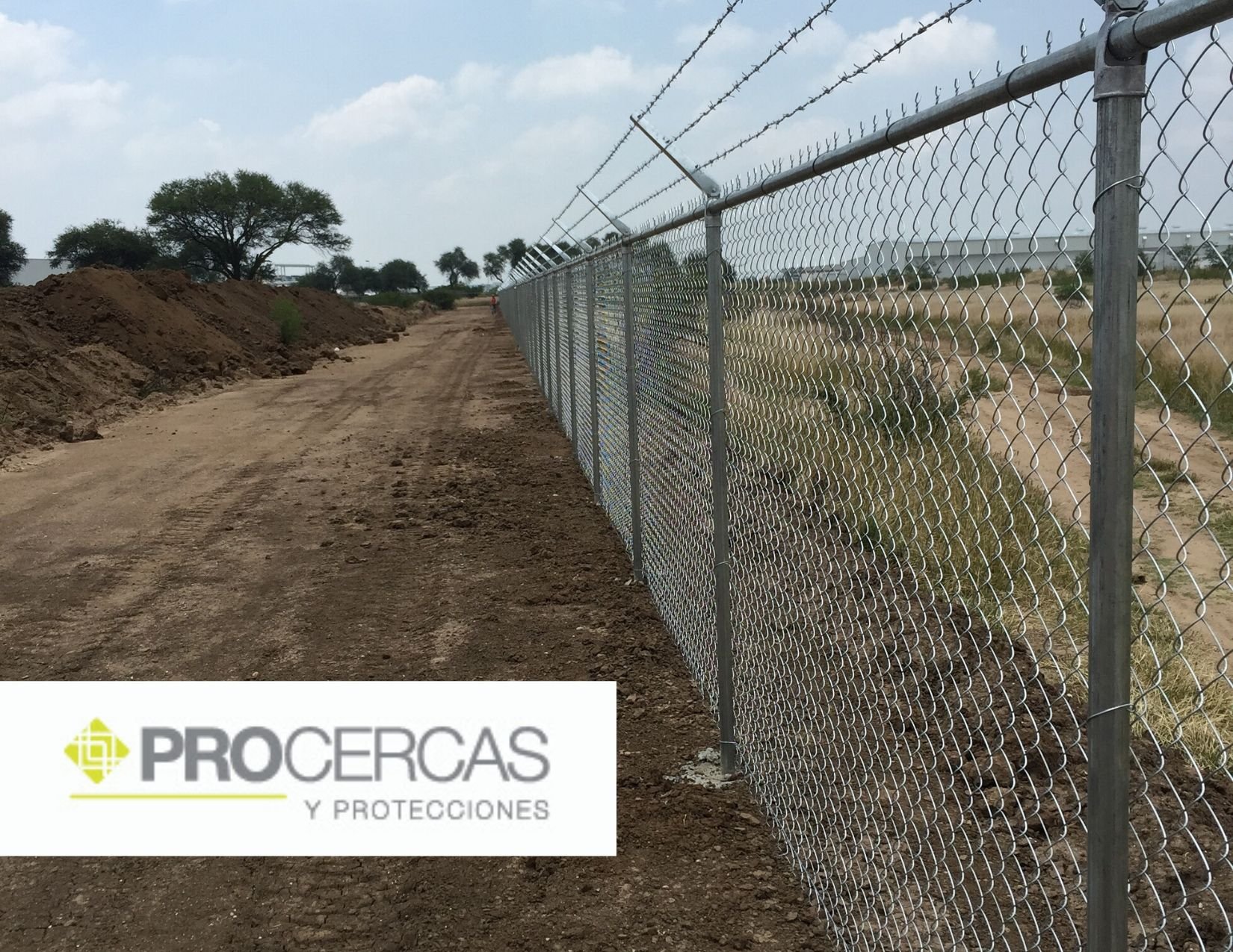 Cercado perimetral con malla ciclónica