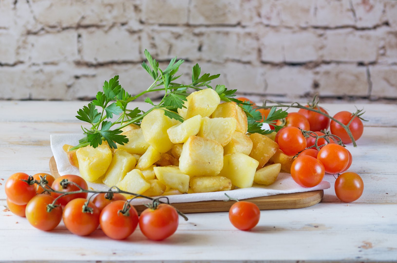 Homemade atatas bravas