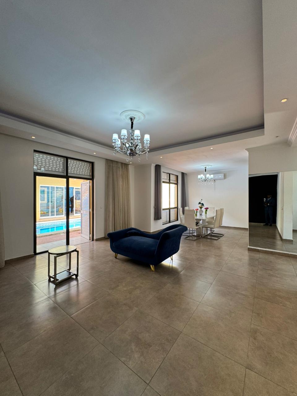 Vivenda V4 - Condomínio Jardim de Rosas