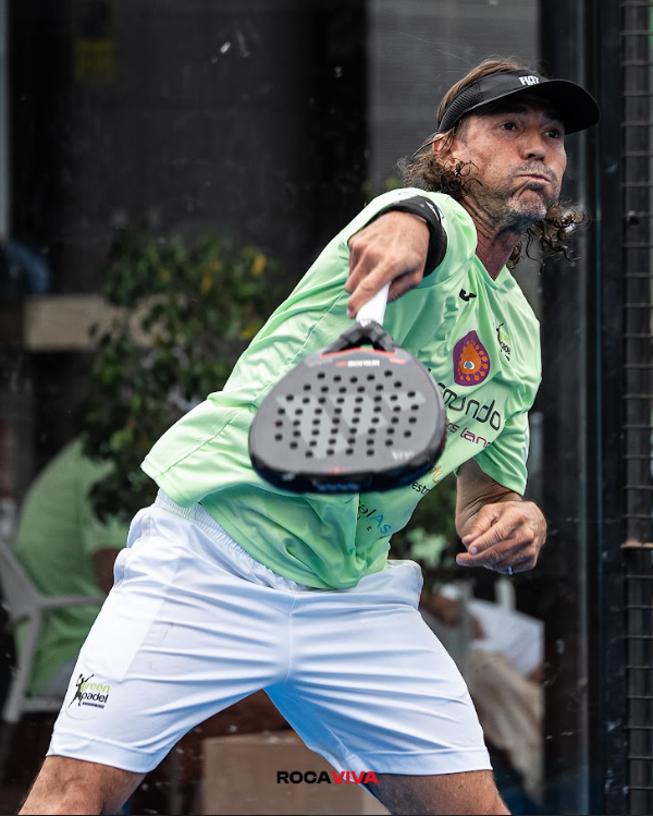 Green Padel - Pistas de pádel con cristales panorámicos y césped artificial