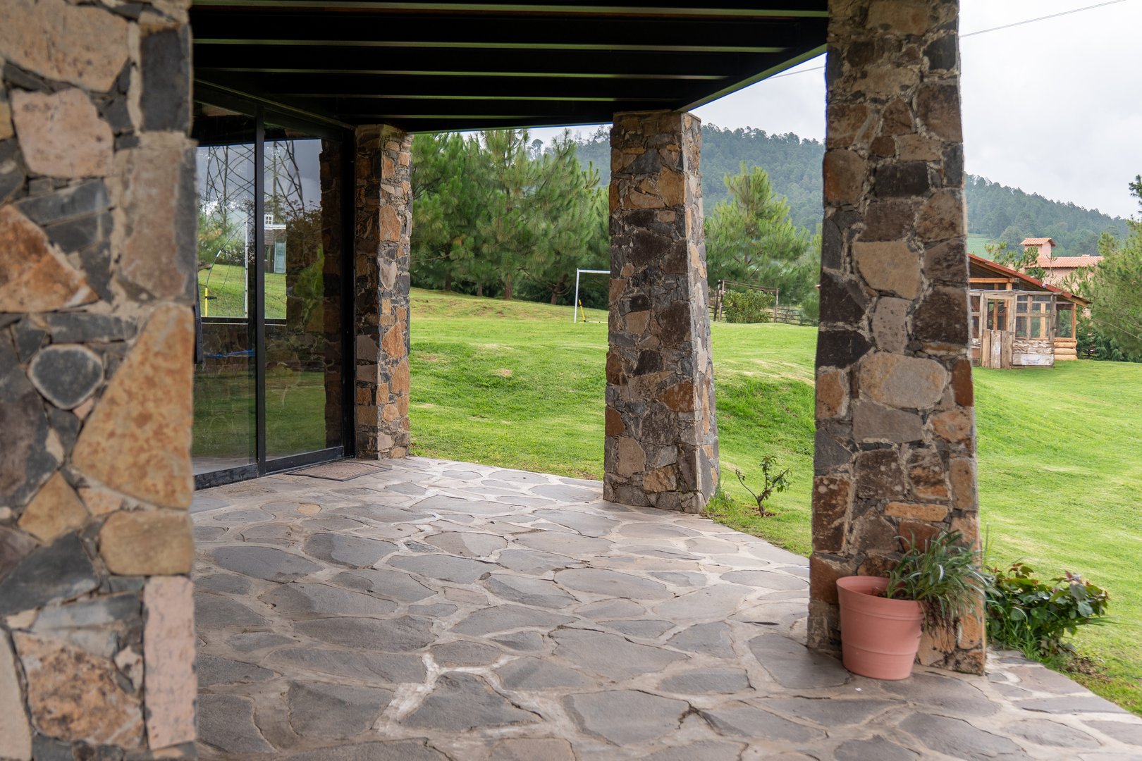 Exteriores del hotel Quinta El Descanso Tapalpa espacios naturales Sierra Jalisco Atemajac Brizuela Ferrería Tula