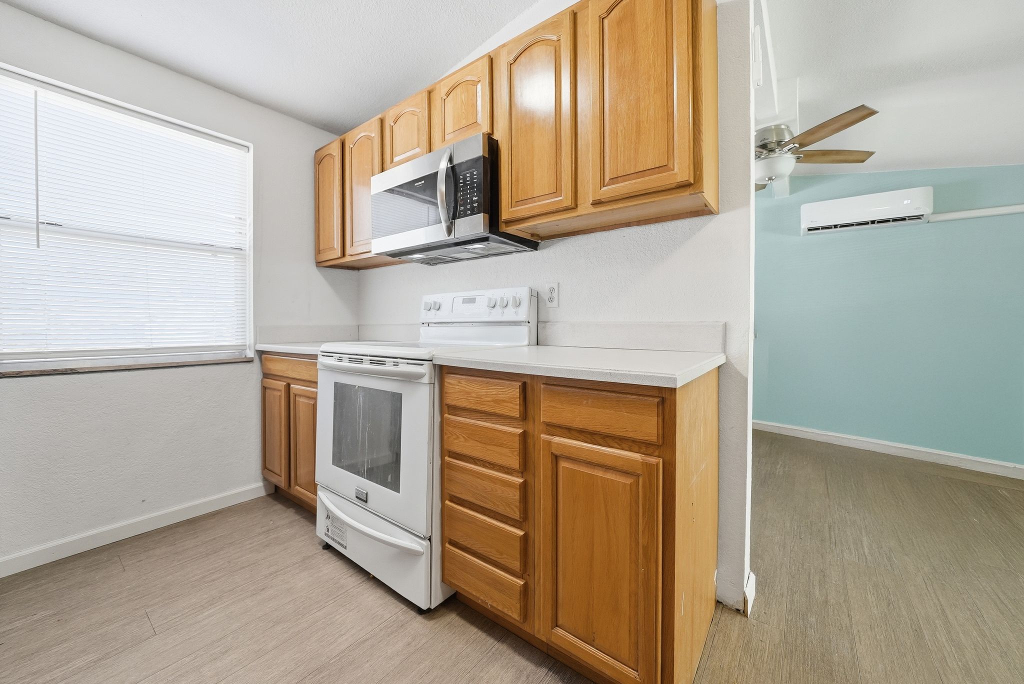 1107 NE 5th Street Mulberry FL - Living Space