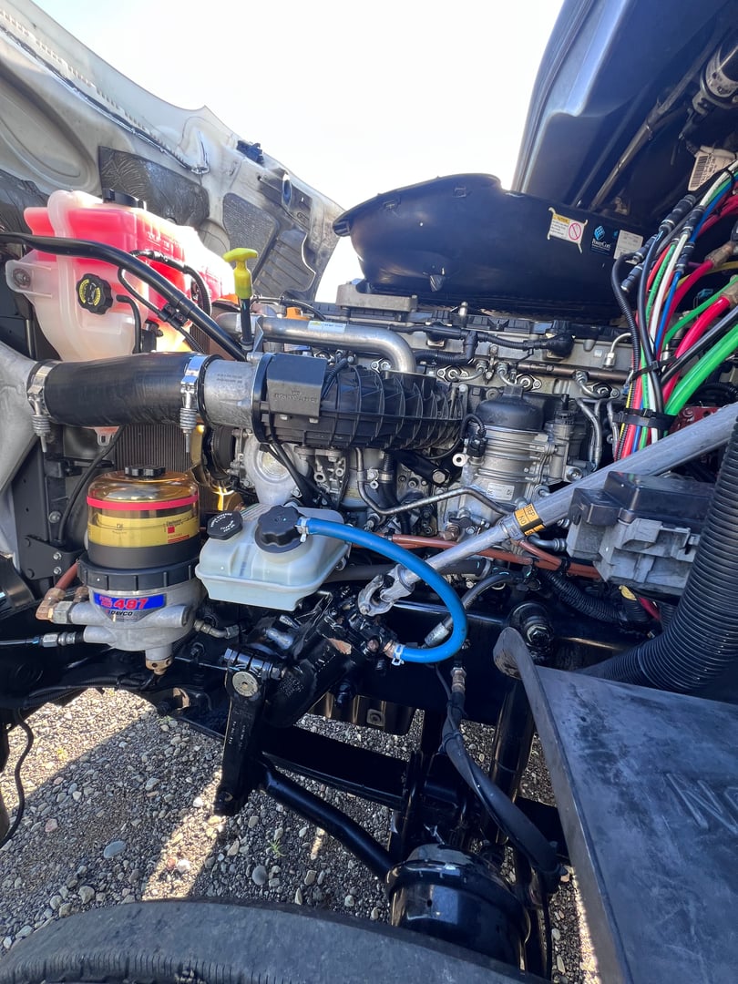 2018 Freightliner Cascadia 113 Day Cab - IMG_1100