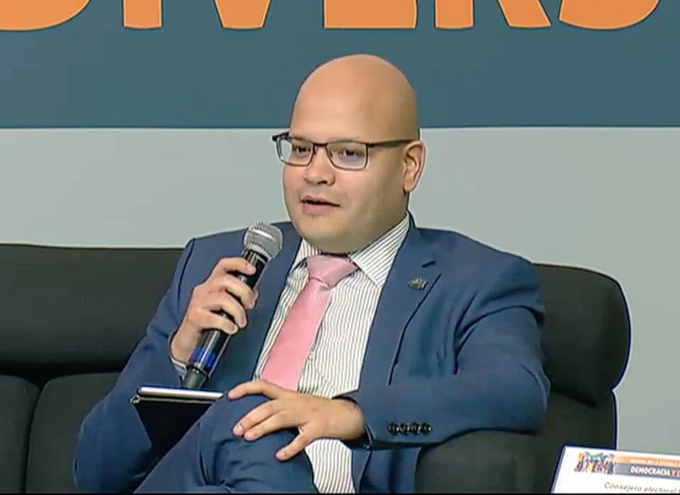 Francisco Rojas Choza - Formación Académica