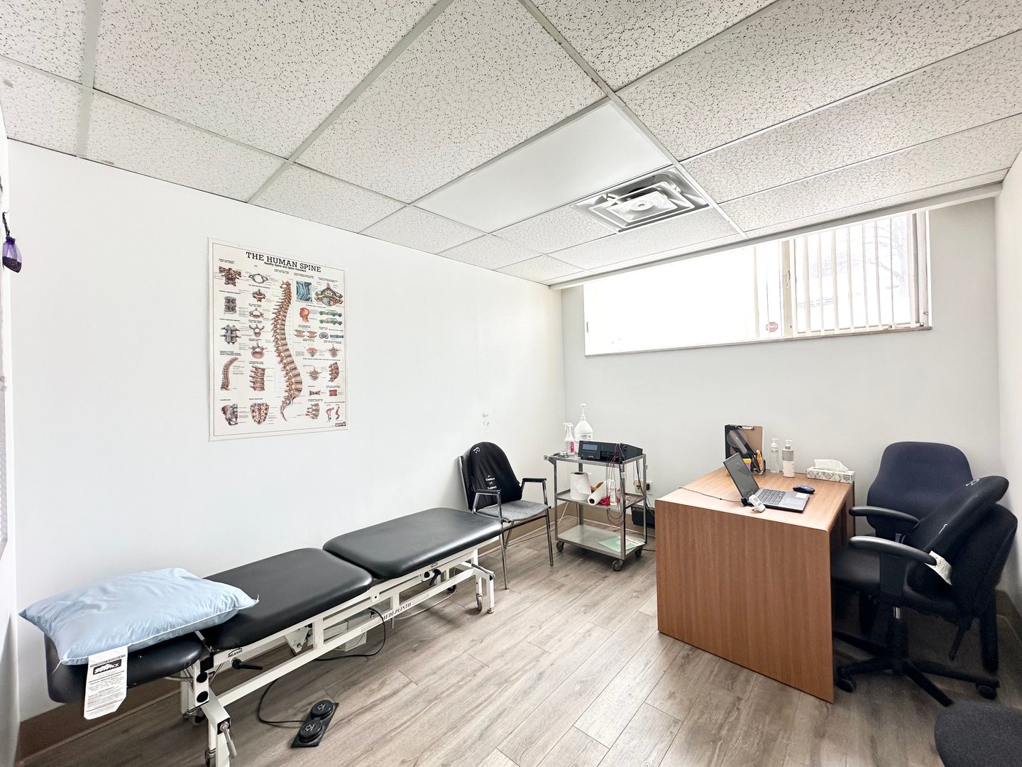Treatment room at Niagara Falls clinic