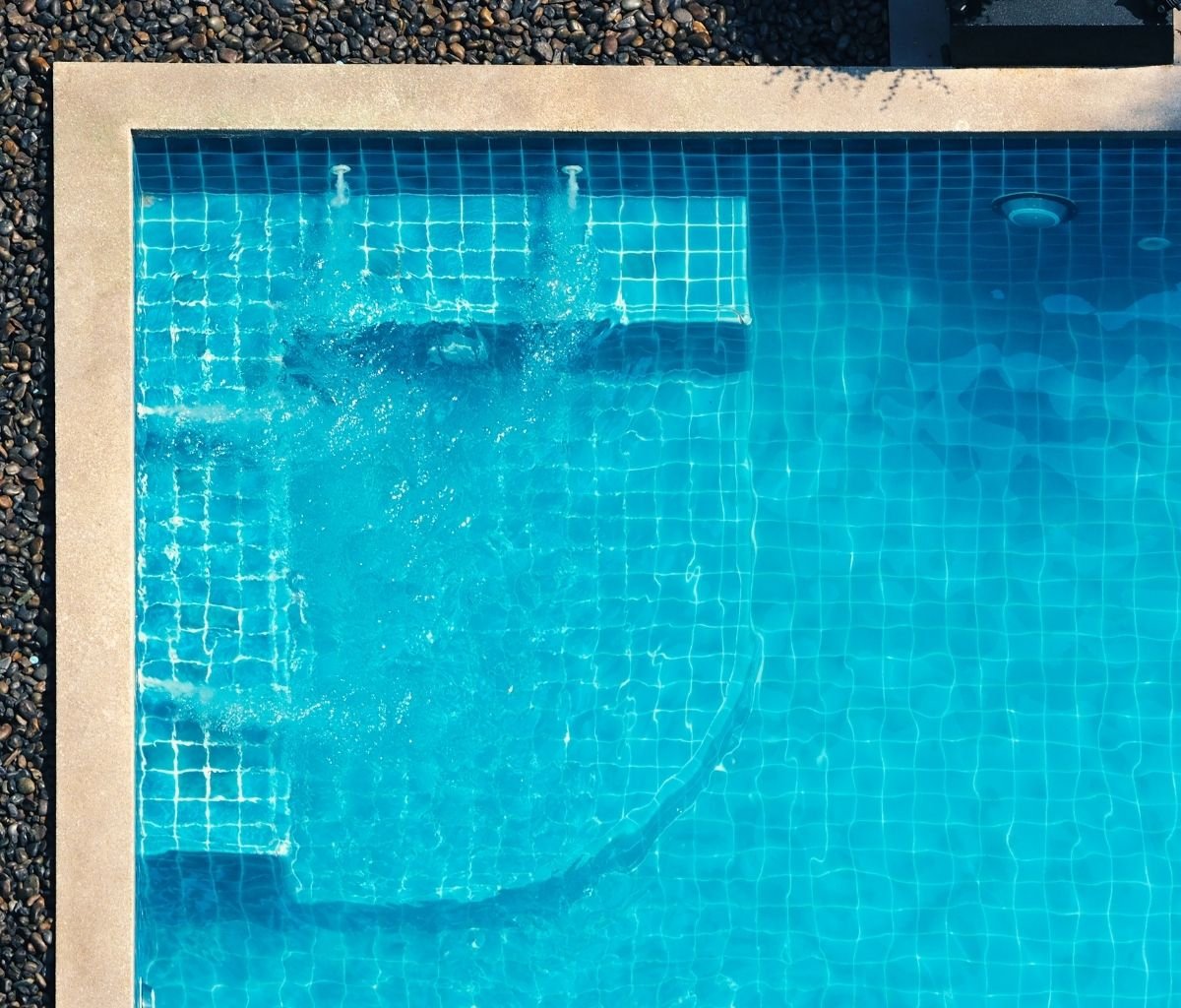 Pool repair service in Navarre