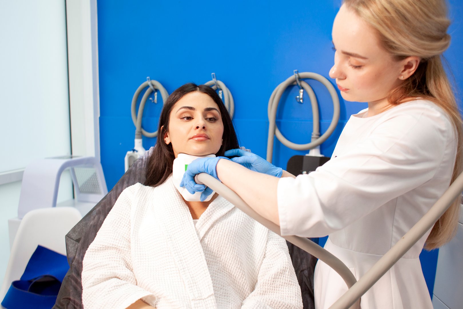 Cryolipolyse device being used on under chin area