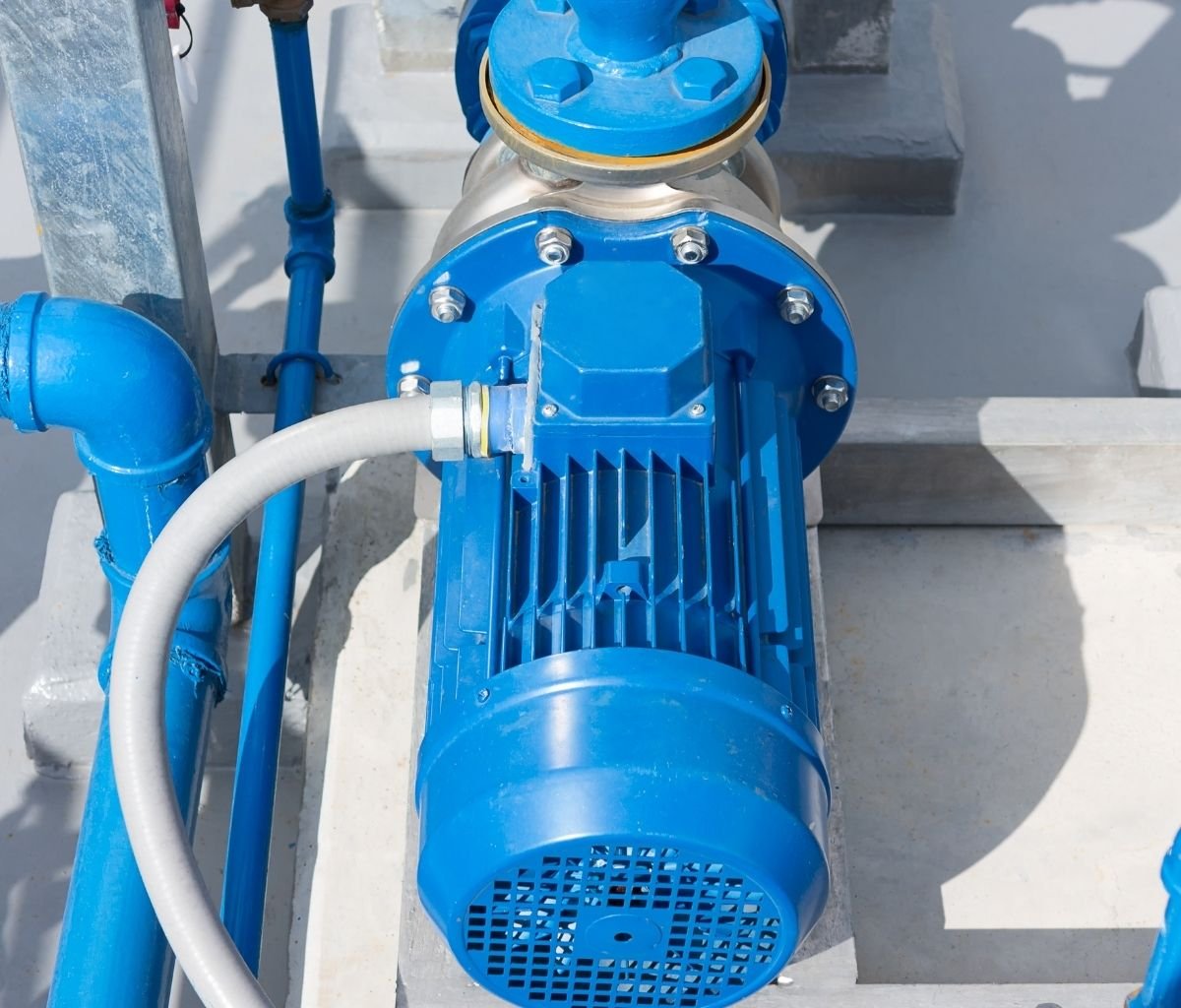 Pool repair equipment in Navarre